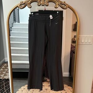 Nike Black Women's Wide-Leg Active Leggings
